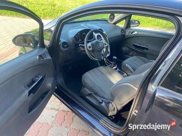 Opel Corsa diesel zarejestrowany opłacony i Świecie
