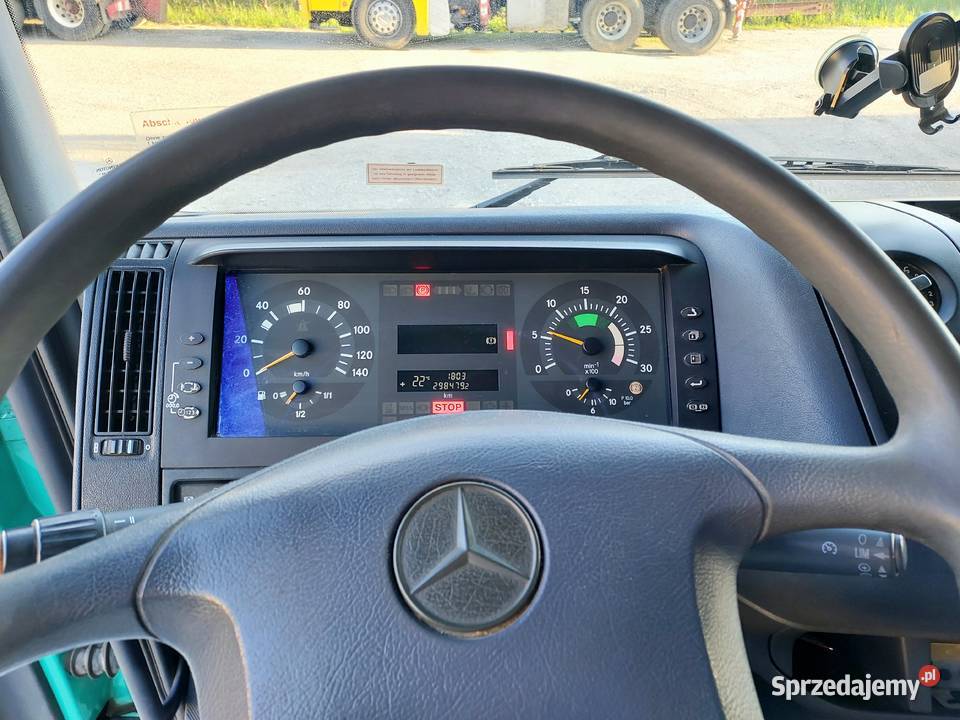 MercedesBenz Atego 2001 z windą Skrzynie