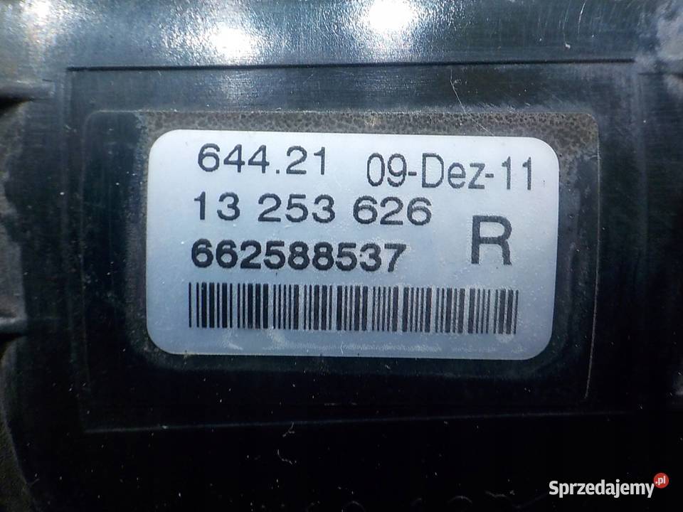 OPEL CORSA D LIFT 12 B 12r HB 3D halogen prawy osobowe