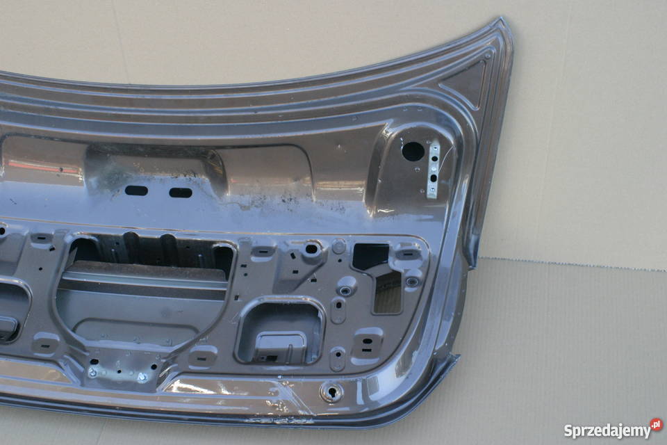 VW JETTA 10 KLAPA TYŁ SEDAN Bieleń