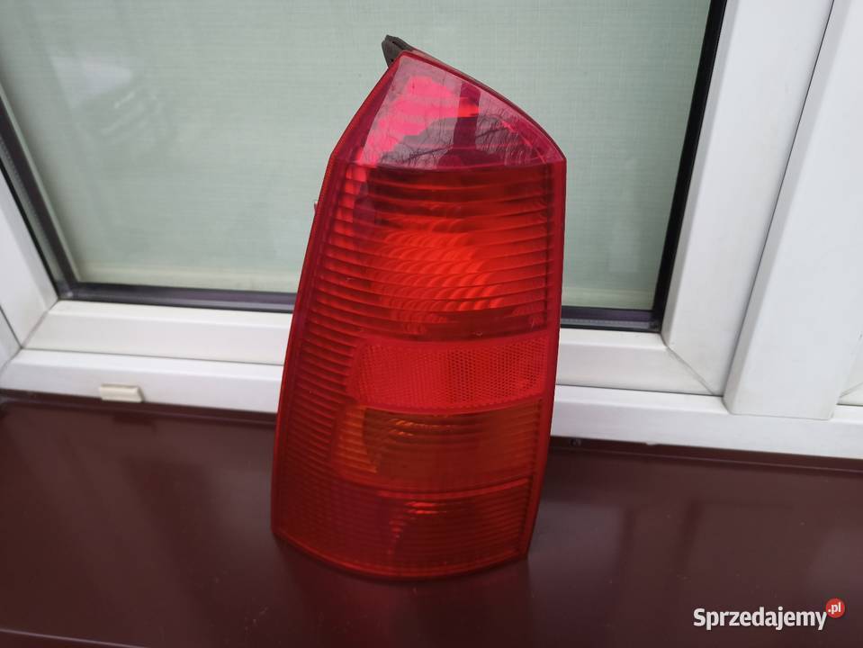 Ford Focus MK1 I kombi lampa tył tylna lewa Lampy tylne Sieradz sprzedam