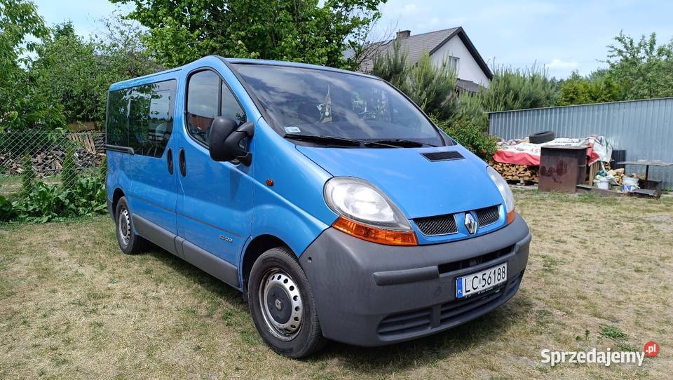 Renault trafic 9 osobowy