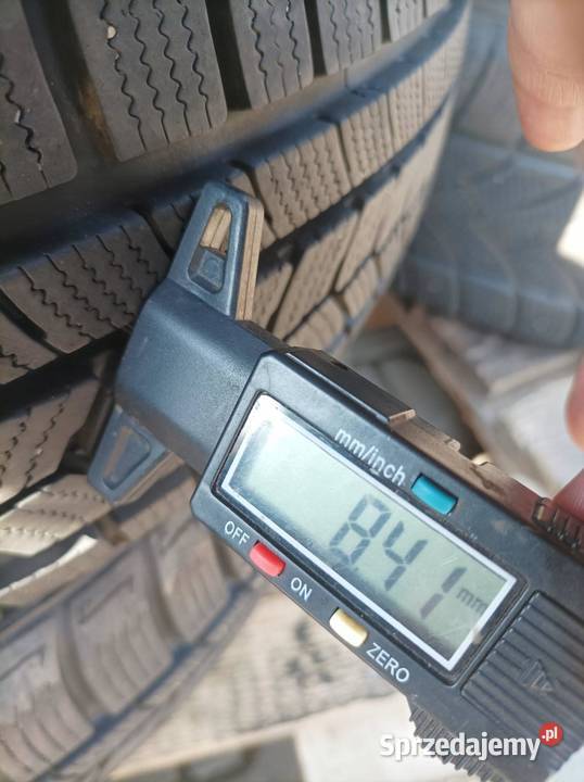 4x OPONA ZIMOWA ROADSTONE 18560R15 202181 202182