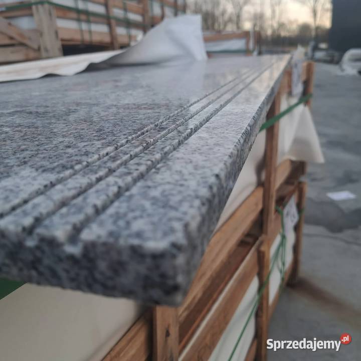 Stopnica granitowa szara poler ryflowana G603 Pozostałe Tczew