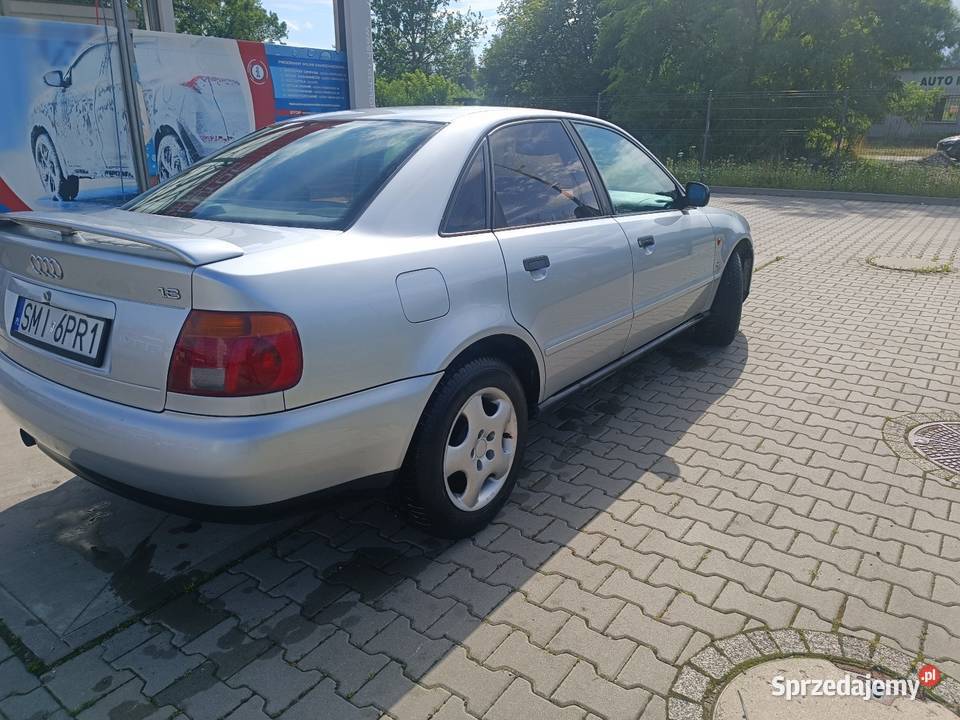 Sprzedam Audi a4 b5 18 benzyna Sedan / Limuzyna sprzedam