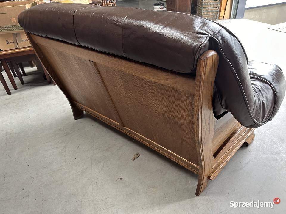 Piękna sofa dwójka ze skóry na dębowym stelażu Sławoszewek sprzedam