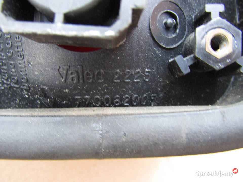 LAMPA TYLNA LEWAPRAWA RENAULT LAGUNA I Mysłaków