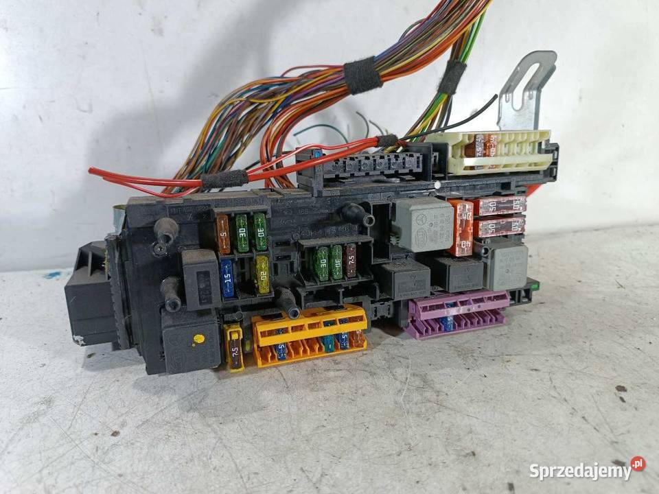 SKRZYNKA BEZPIECZNIKÓW MERCEDES W212 30 CDI V6 Skrzynki bezpieczników Skrzynki bezpieczników