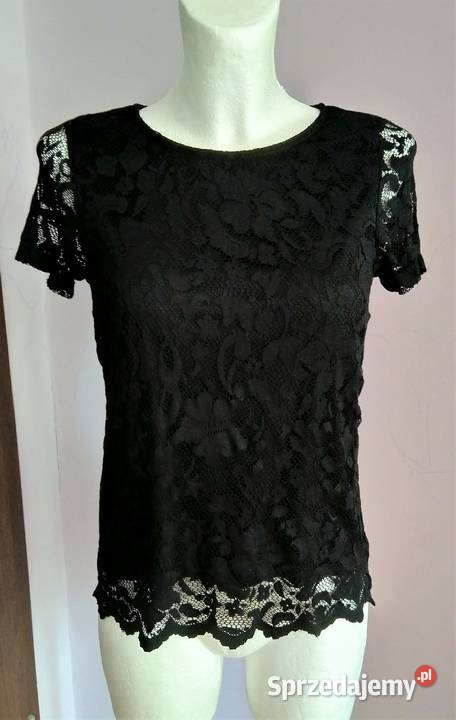Czarna bluzka z krótkim rękawem z koronką Krosno