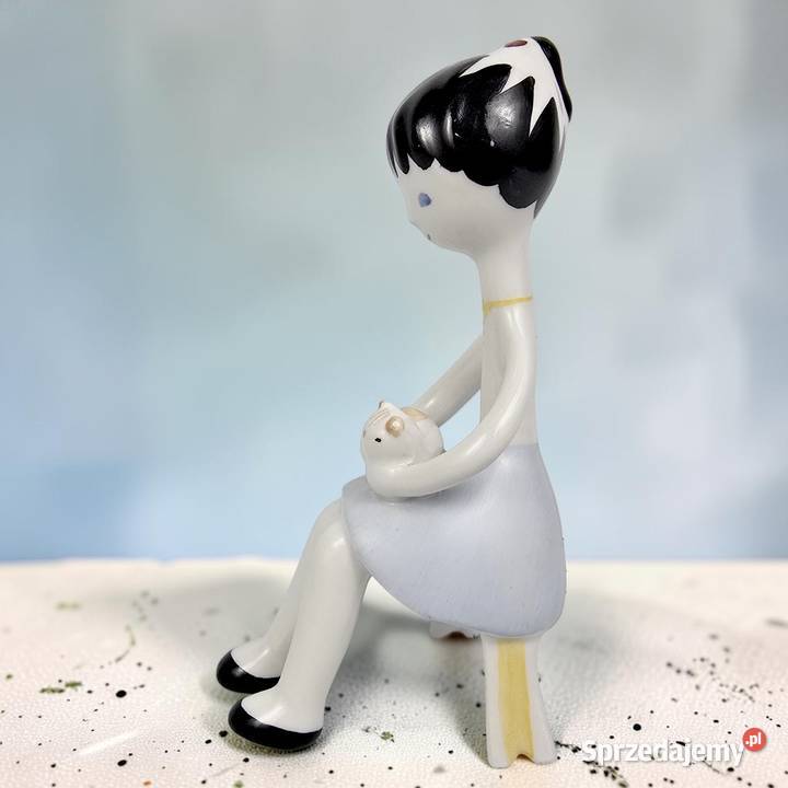 Dziewczynka z kotkiem lalki Szabó Antónia Porcelana i szkło Warszawa