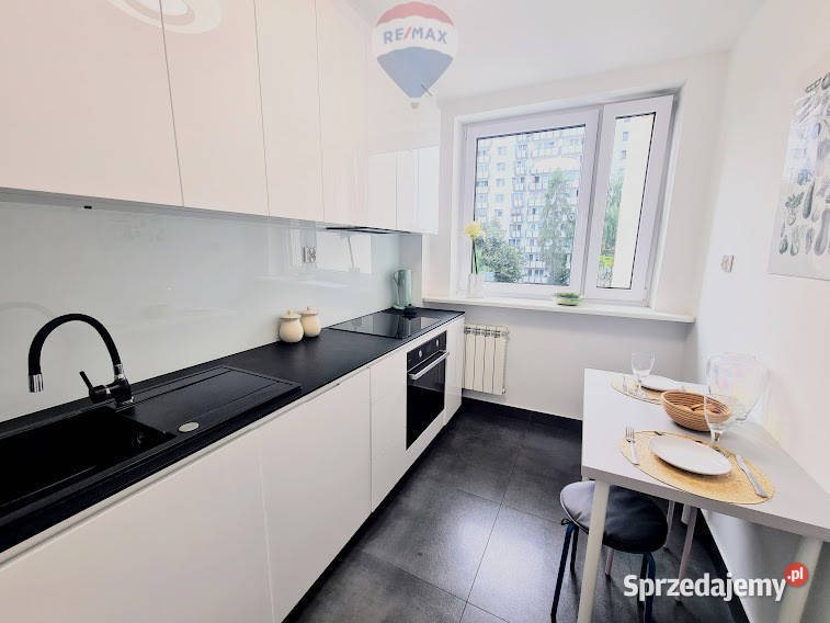 Dwa pokoje 55m2z balkonem Włochy balkon