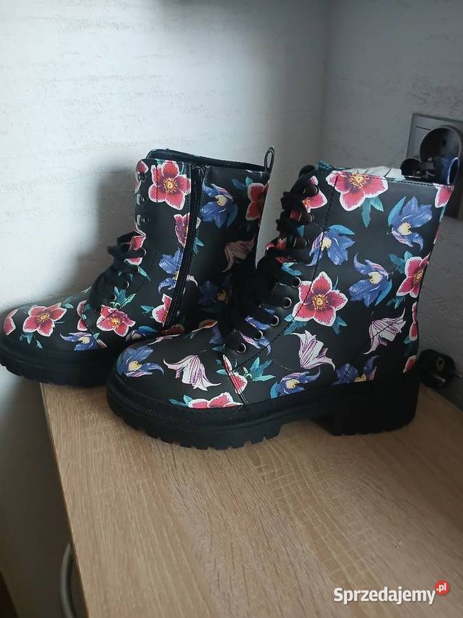 Kozaki botki w kwiaty Kozaki sprzedam