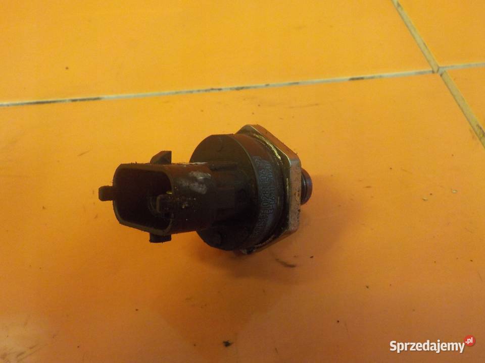 TRAFIC VIVARO 20 DCI 14r 114 M9R630 czujnik Suków