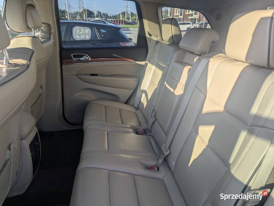 Jeep grand Cherokee wk2 30crd niski przebieg Legionowo sprzedam