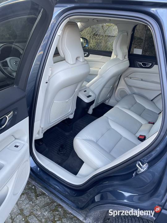 Volvo XC60 XII 2022 18 przebieg hybryda SUV Swarzędz