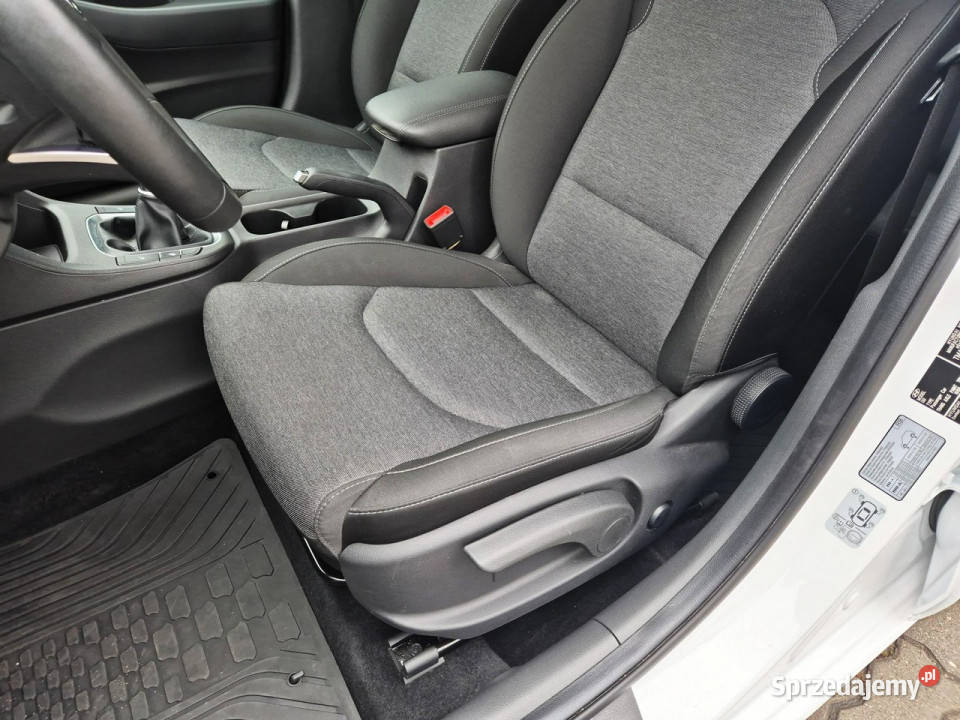 Hyundai i30 10 TGDI 6MT 120 WersjaSmart Pakiet kurtyny powietrzne Łódź