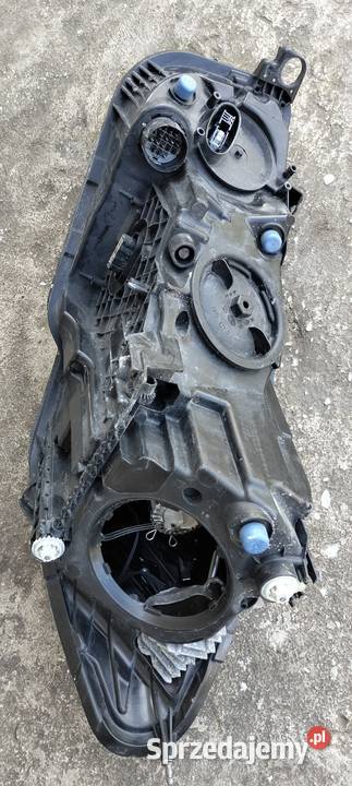 JAGUAR XE Lampa Prawa Uszkodzona Poświętne