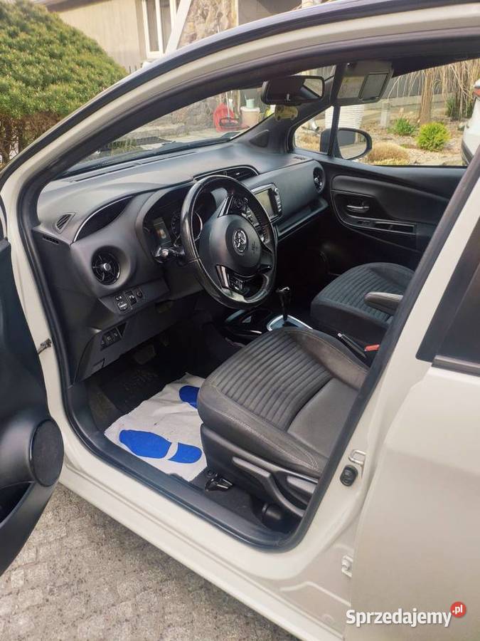 Toyota Yaris Hybrid Gwarancja Toyota 2028 1wł czujnik zmierzchu Yaris wielkopolskie Gniezno