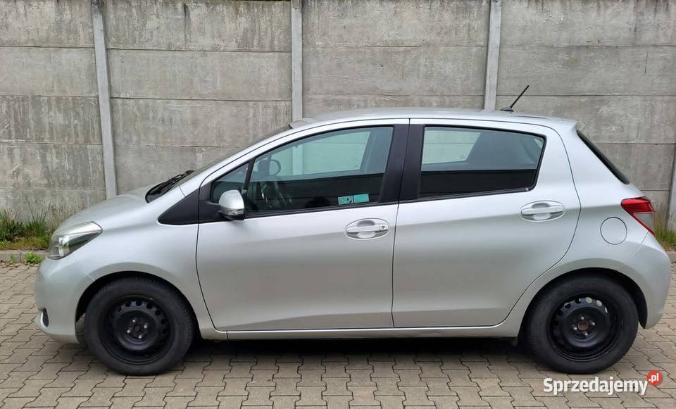 2011 Toyota Yaris III 133 VVTi 99 salon klima benzyna Łódź