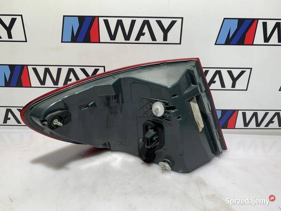 BMW F10 LAMPA PRAWY TYŁ PRAWA W BŁOTNIK ORYGINAŁ