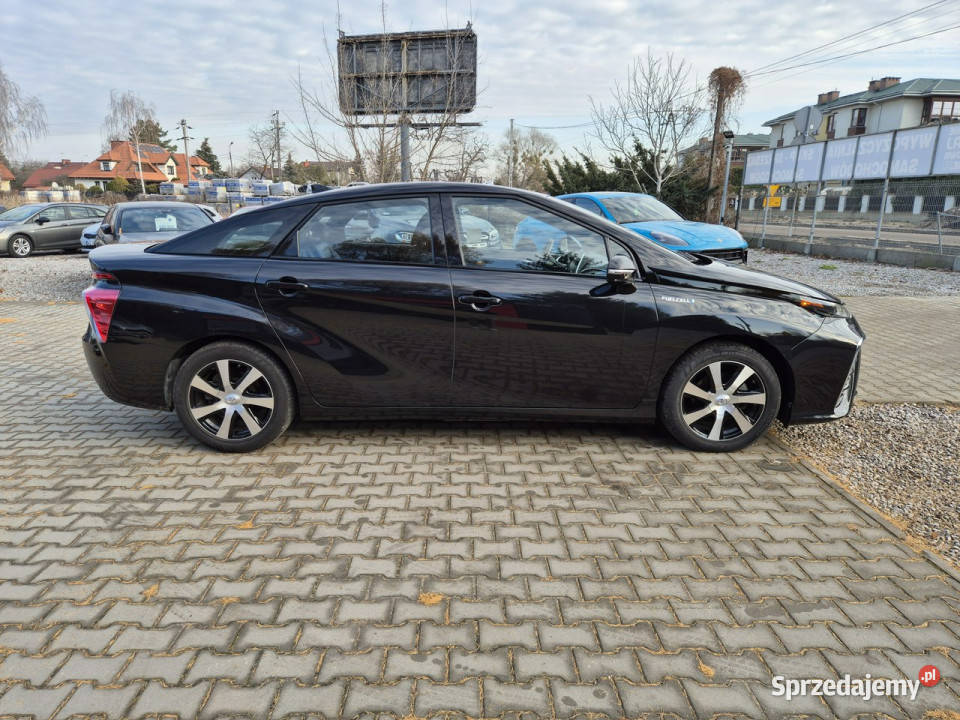 Toyota Mirai Wodór to przyszłość lakier metallic Konstancin-Jeziorna