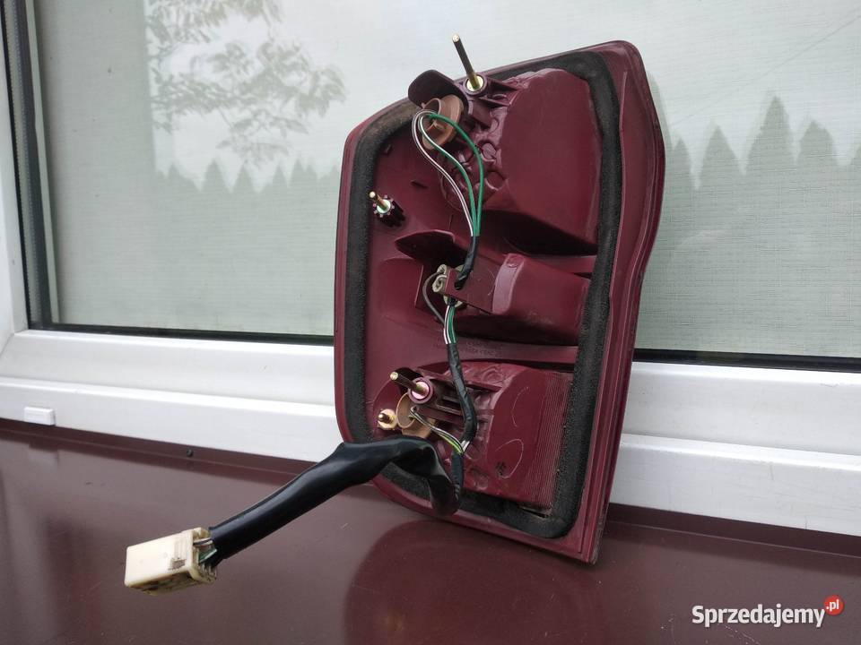 Toyota RAV4 II LIFT FL lampa tył tylna prawa sprzedam