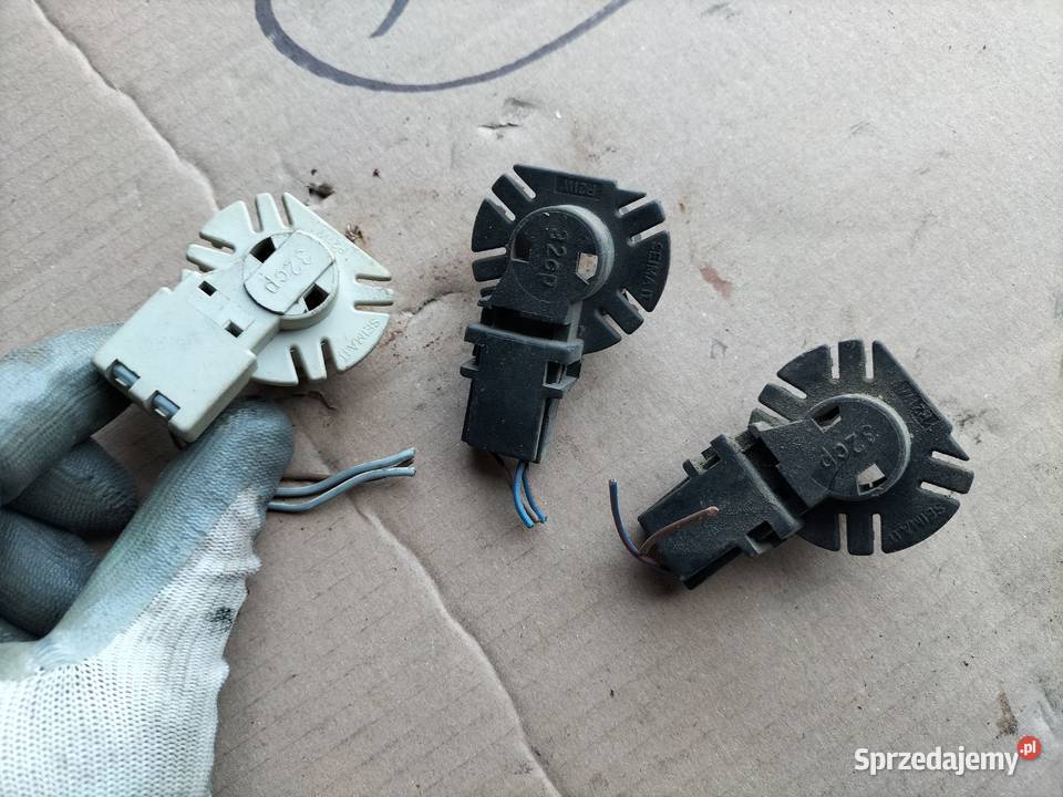 AUDI 80B4 80B3 OPRAWKA WTYCZKA KOSTKA ŻARÓWKI Kamień-Kolonia
