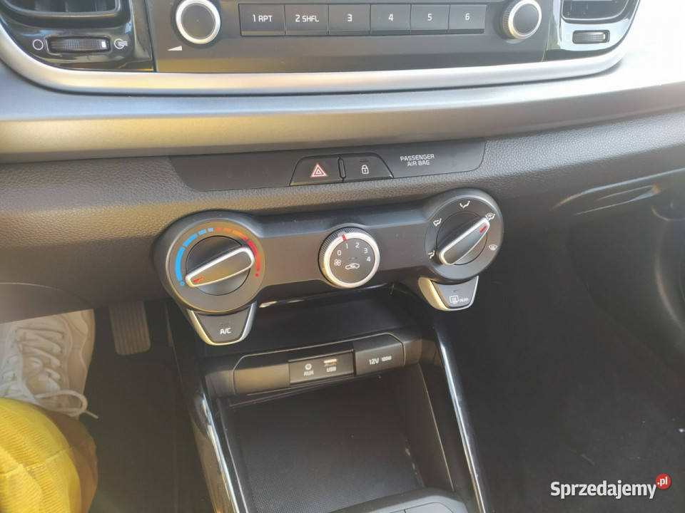 Kia Rio 10 100 5 DRZWI Niski przebieg 4/5 Łódź