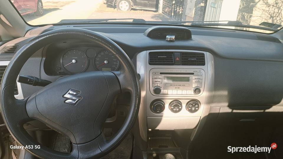 Suprzedam Suzuki Liana sedan Turka