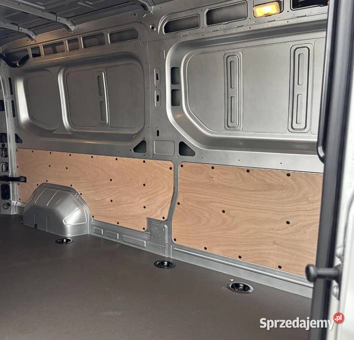 Zabudowa Renault Master 4 L3H2 Boki Tapicerka