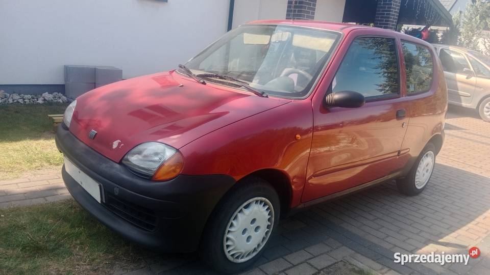 Fiat Seicento STOI na bardzo ładnych oponach zimowych!