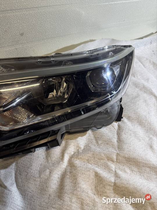 Lampa lewy przód Nissan Quashai II Fl J11 1721 osobowe sprzedam