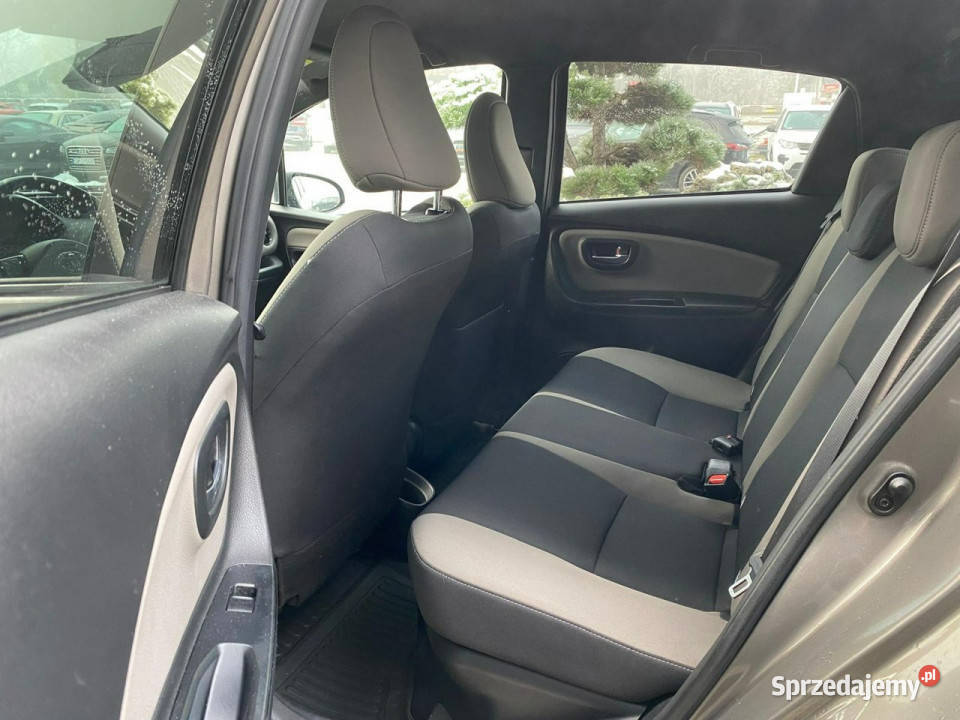 Toyota Yaris HYBRID kamera klimatronic navi śląskie Żory