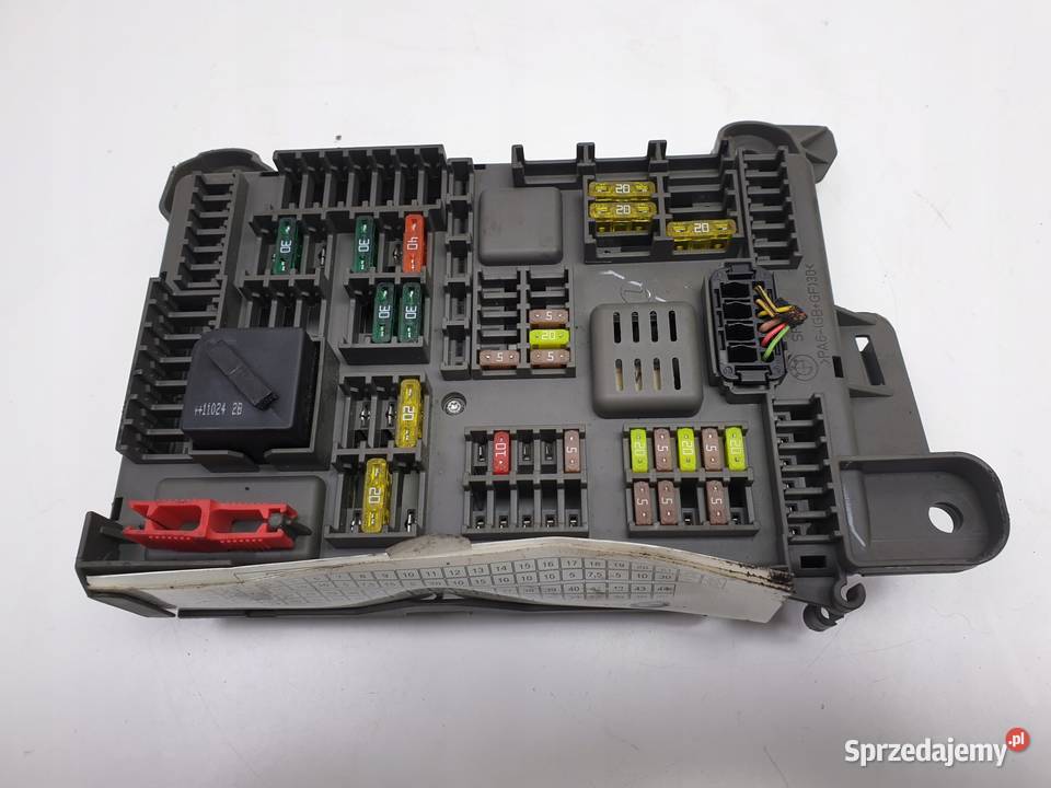 BMW X5 E70 lift 30 T 35i SKRZYNKA BEZPIECZNIKÓW osobowe Chełm sprzedam