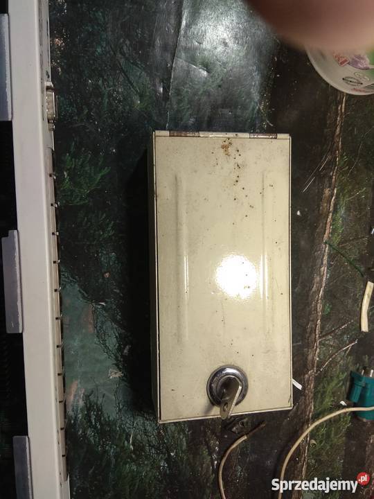 Klawiatura w metalowej skrzynce zamykana na Kraków