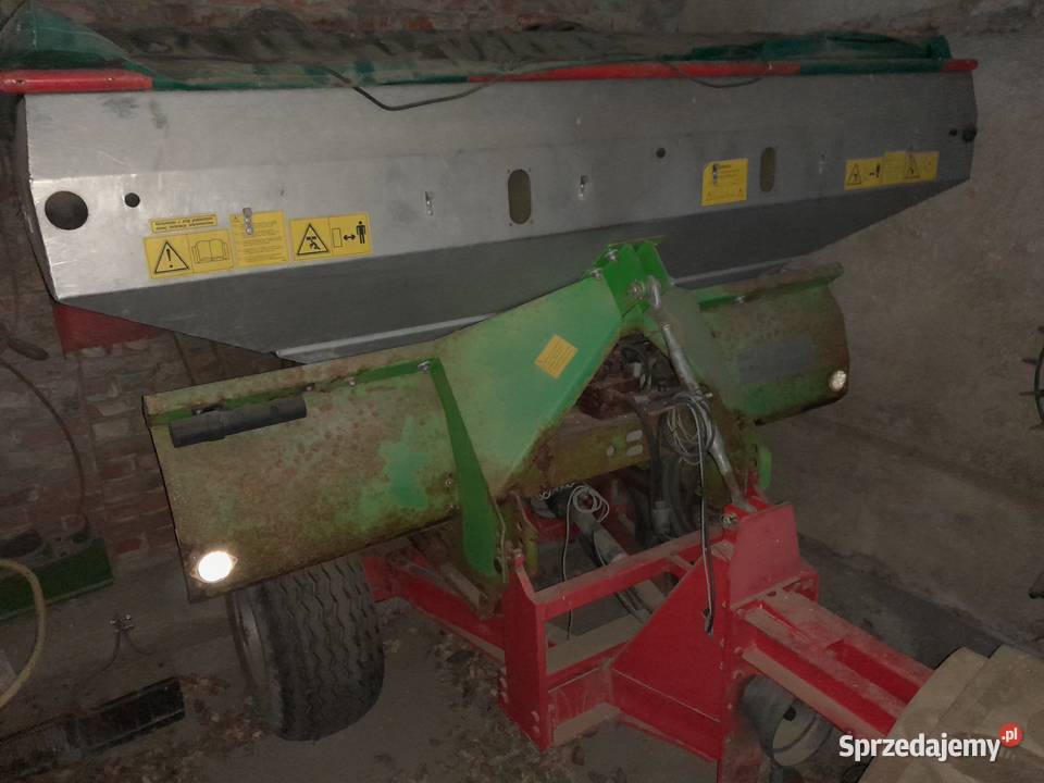 Rozsiewacz Unia Brzeg MXL 2100 z podwoziem Radoszowice