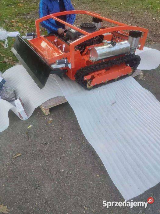 Kosiarka skarpowa plus pług Do ekstremalnych Ścinawica