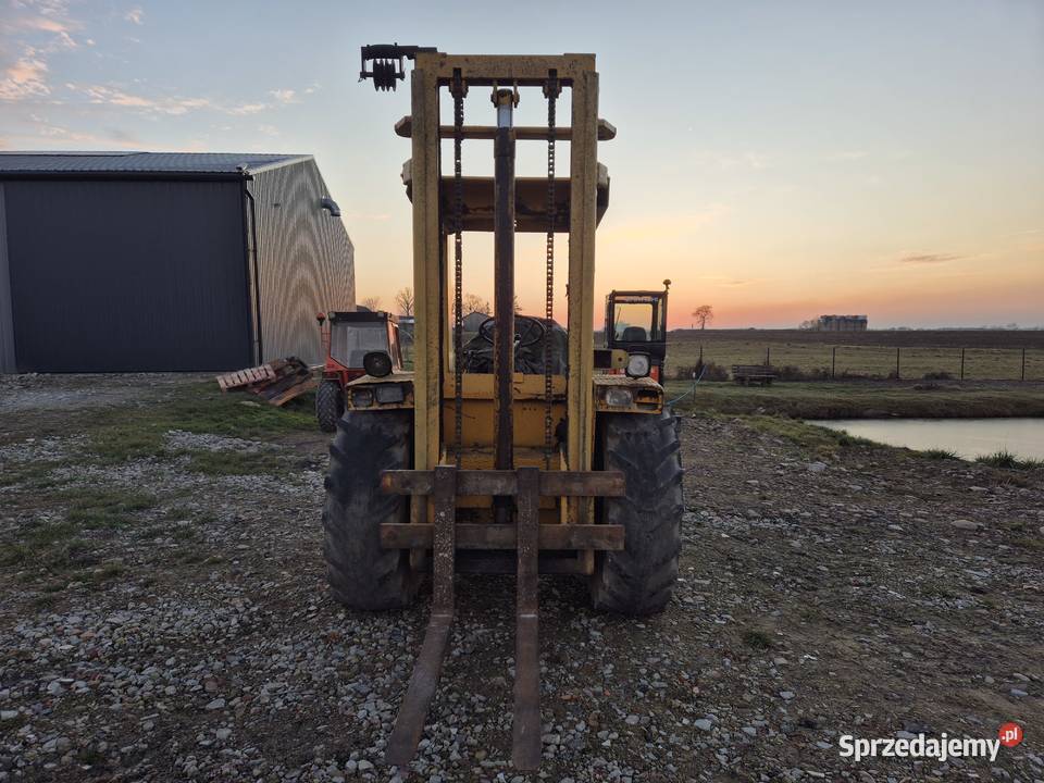 Wózek widłowy terenowy 4x4 widły łyżka Okrzeja sprzedam