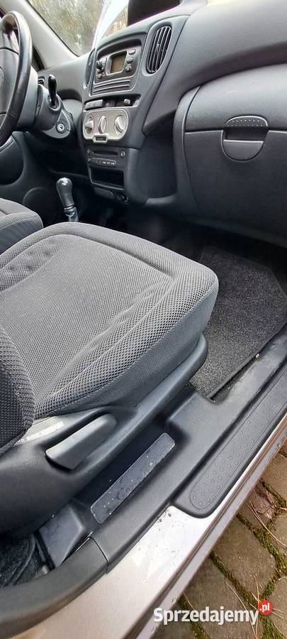 Toyota Yaris Verso 2003 w całości bądź na części Yaris Verso Toruń