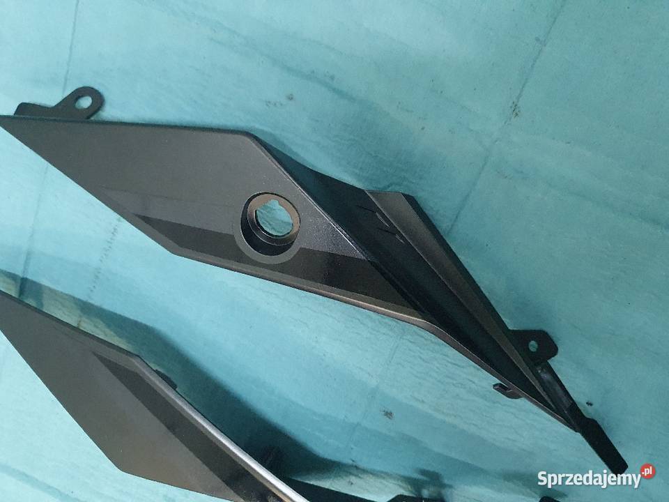 Suzuki GSXS 1000 23R zadupek owiewka tył Grońsko