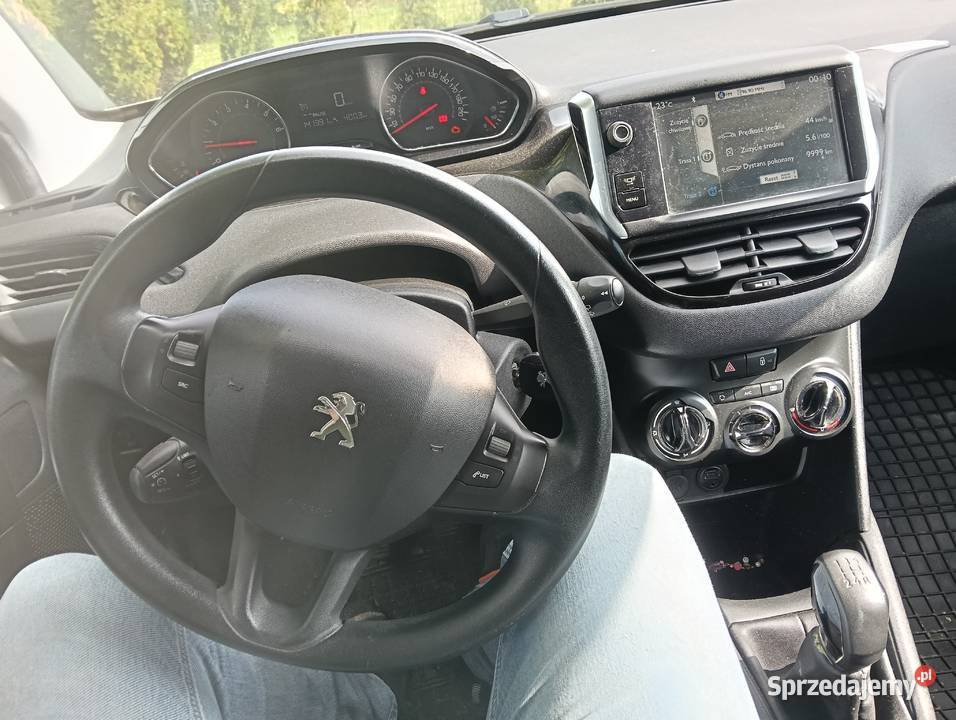 Peugeot 208 12 Benzyna Hatchback Janów Lubelski sprzedam
