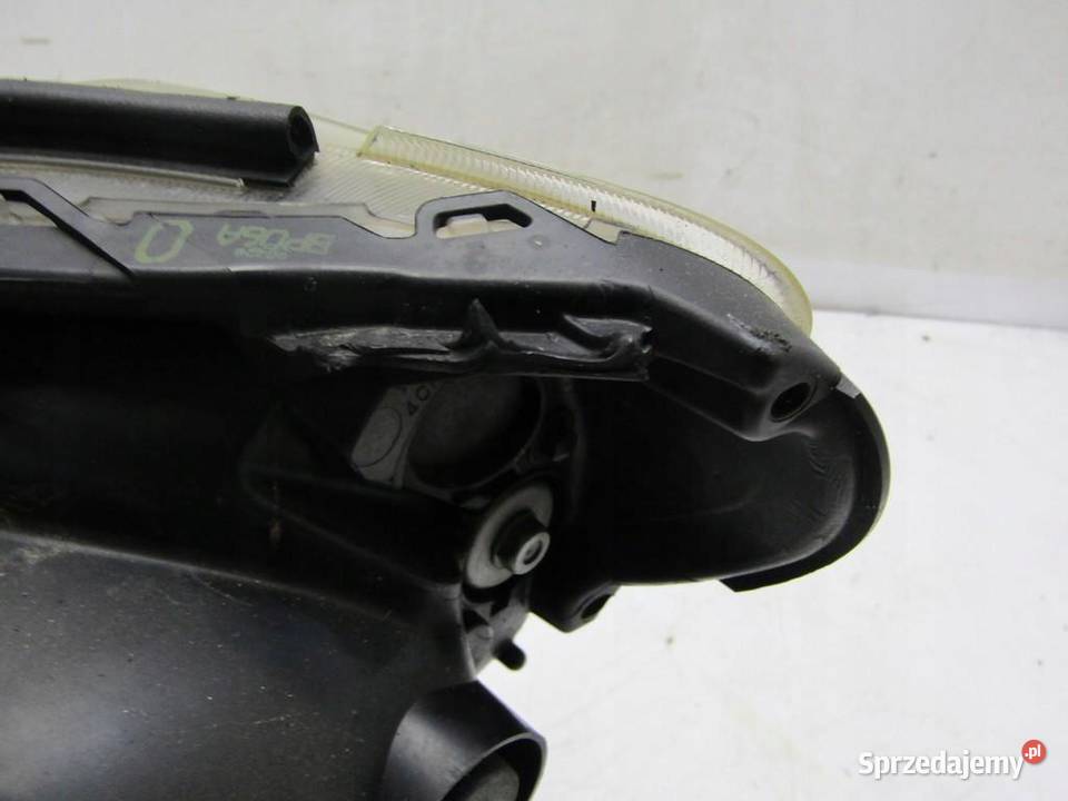 LAMPA PRZEDNIA PRAWY PRZÓD TOYOTA RAV4 IV osobowe