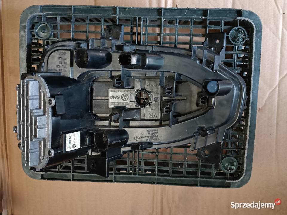 VW TROC 1721R HALOGEN PRAWY PRZÓD LED Rzetnia