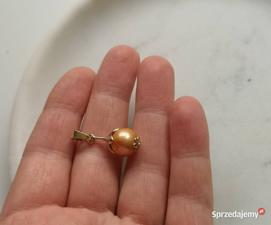 zawieszka złota perła 19 e Toruń