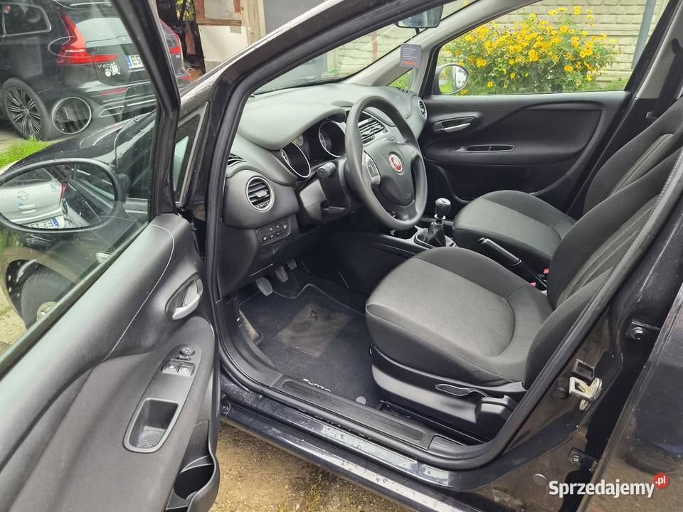 Fiat Punto 2013r 12 benzyna 154 Nowy rozrząd 154000km Samochody osobowe sprzedam