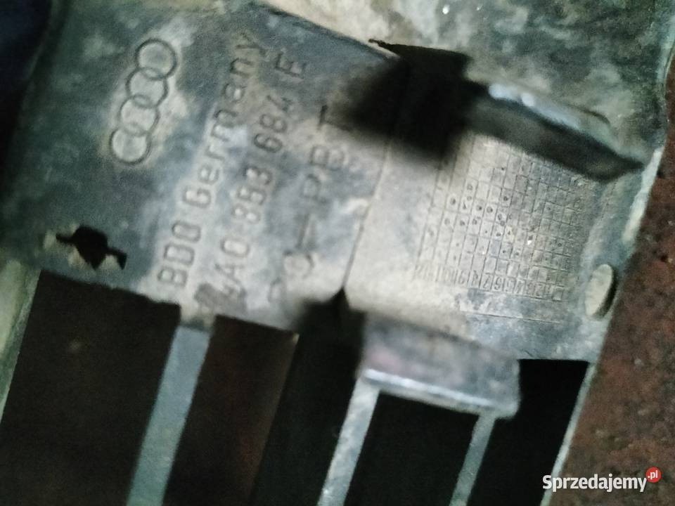 Kratka zderzaka 4A0853684E Audi 100 C4 Części samochodowe lubelskie Kamień
