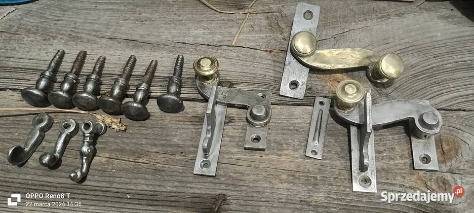 Stare okucia okienne Zabytkowa klamka okienna Wyposażenie wnętrz Sosnowiec