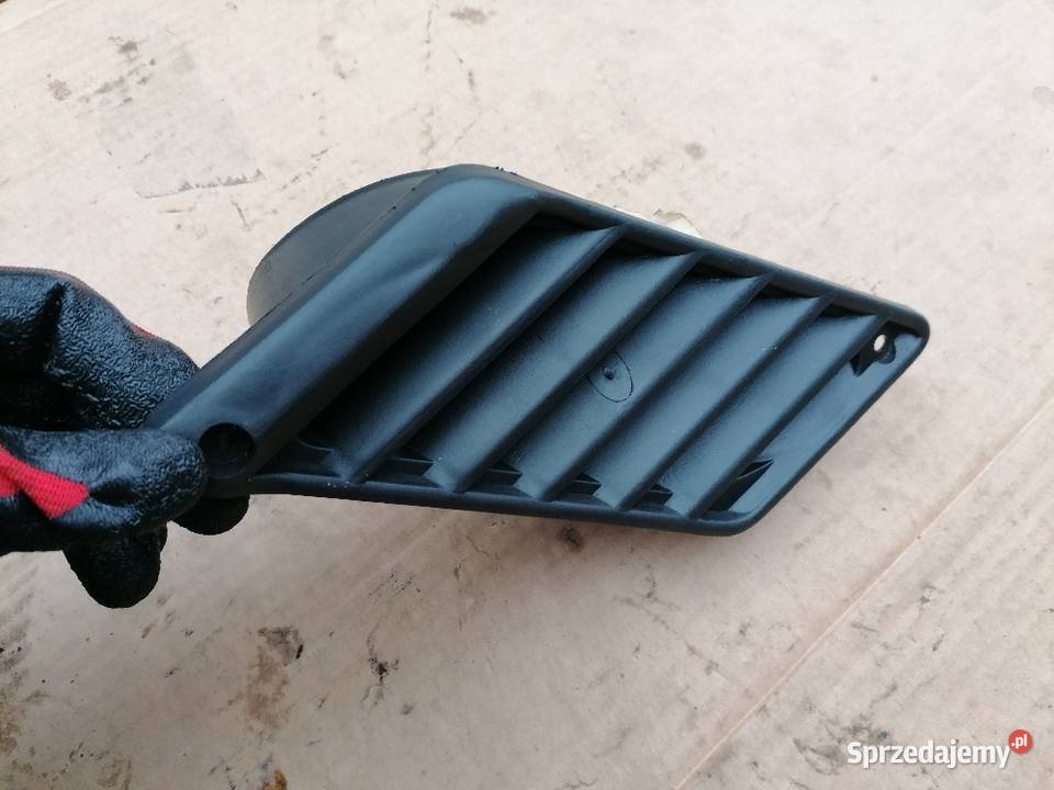 Nowy boczny wlot powietrza Fiat 126p Maluch Strzelce Opolskie