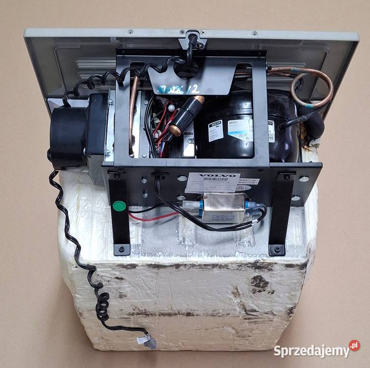 LODÓWKA 34L 24V 82174077