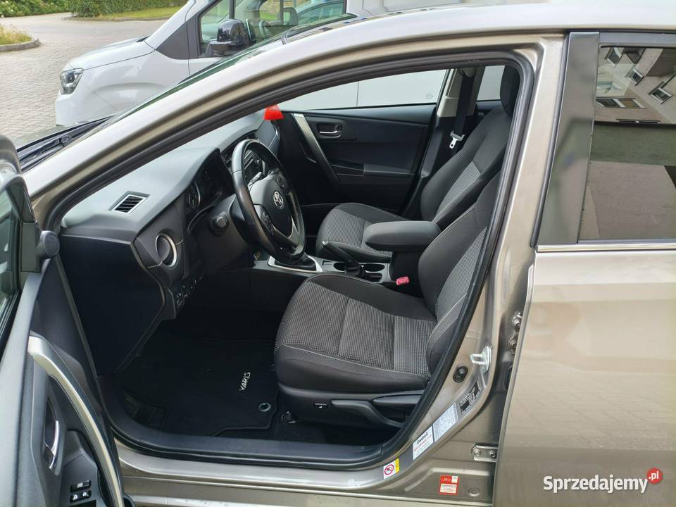 Toyota Auris 2014r Lesznowola